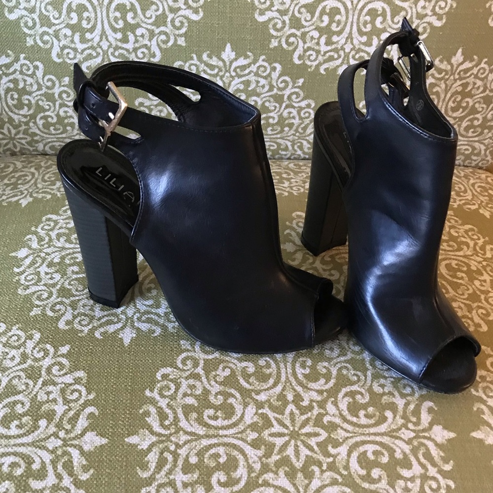 Black Wedges